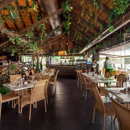 Malibu Mansions By Alfresco