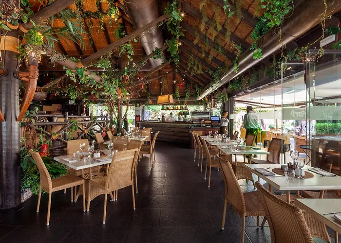 Malibu Mansions By Alfresco